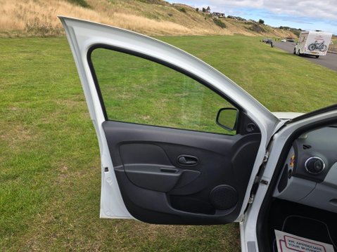 Dacia Sandero 1.2 Ambiance Euro 5 5dr 23