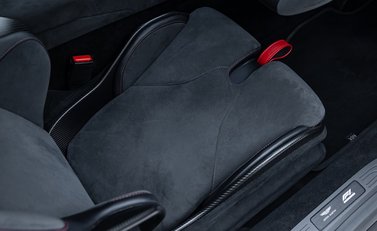 Aston Martin Vantage F1 EDITION 18