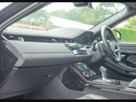 Land Rover Range Rover Evoque 2.0 Range Rover Evoque R-Dynamic SE MHEV Auto 4WD 5dr 31