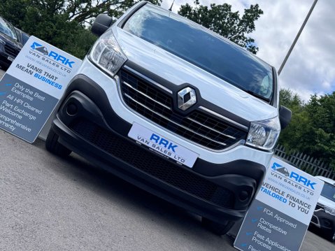 Renault Trafic 2.0 dCi ENERGY 28 Business+ Panel Van 5dr Diesel Manual SWB Standard Roof E 9