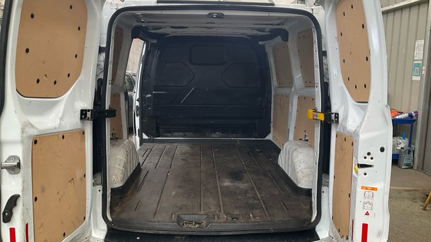 Ford Transit Custom SWB L1H1 Low Roof Limited 300 Air Con Alloys Sensors EURO 6 NO VAT 5