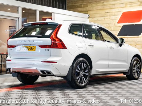 Volvo XC60 2.0 XC60 Momentum B4 MHEV AWD Auto 4WD 5dr 3