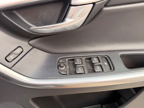 Volvo XC60 D4 R-DESIGN LUX NAV AWD 15