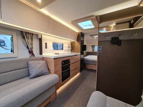 Adria Alpina 613 UC Missouri 11