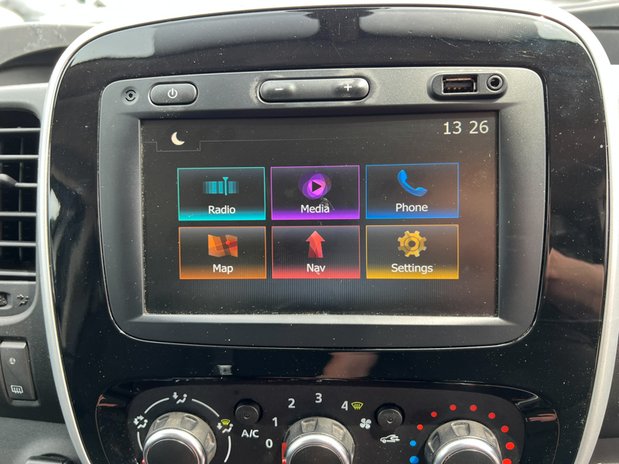 Renault Trafic SWB L1H1 Low Roof Sportive Air Con Nav EURO 6 NO VAT 34