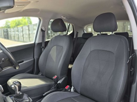 Hyundai i10 1.2 Premium Hatchback 5dr Petrol Auto Euro 6 (87 ps) 29
