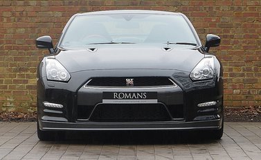 Nissan GT-R Premium Edition 11