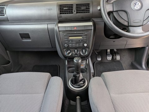 Volkswagen Fox 1.2 6V Urban Fox Euro 4 3dr 12