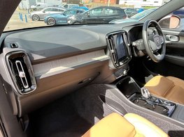 Volvo XC40 2.0 XC40 Inscription Pro T4 Auto 5dr 17