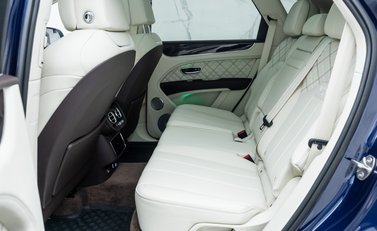 Bentley Bentayga V8 First Edition LHD 21