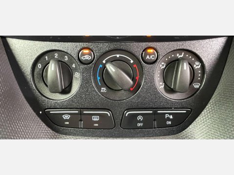 Ford Transit Connect 1.5 TDCi 240 Limited Panel Van 5dr Diesel Powershift L2 H1 (129 g/km, 118 b 39