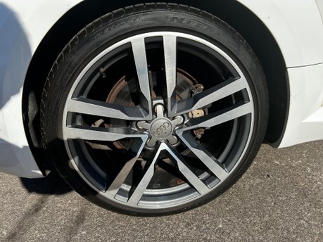 Audi TT 2.0 TFSI S line S Tronic quattro Euro 6 (s/s) 3dr 23