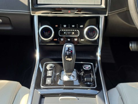 Jaguar XE 2.0 XE R-Dynamic Black Auto 4dr 35