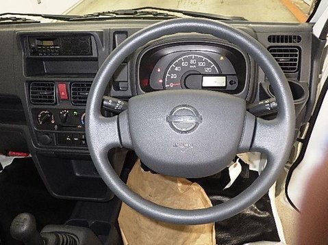 Nissan NT100 Clipper DX 4WD 660cc Kei Truck, Suzuki Carry Based 15