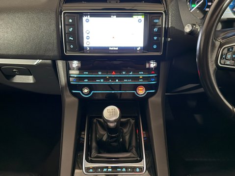 Jaguar F-Pace PRESTIGE AWD 15