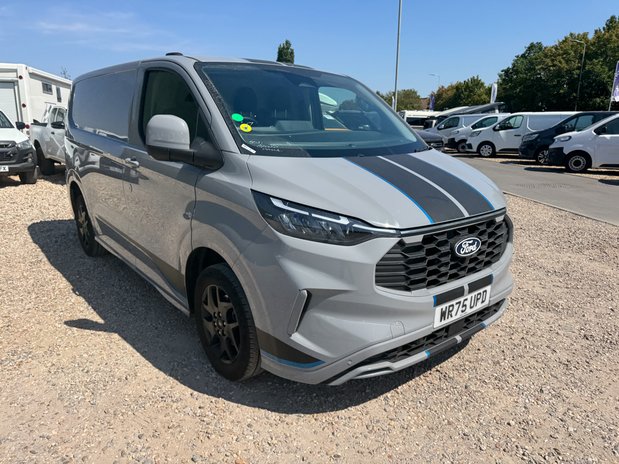 Ford Transit Custom SWB L1H1 (SOLD CM) Low Roof Sport 320 Air Con Alloys Sensors Cam EURO 6 4