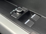 Land Rover Defender 90 D200 Hard Top MHEV 36