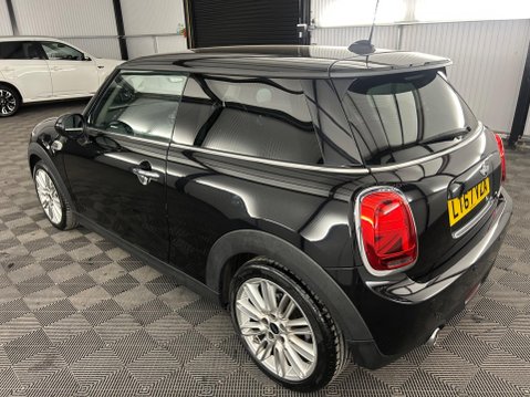Mini Hatch 1.5 Cooper D Auto Euro 6 (s/s) 3dr 4