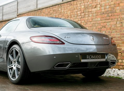 Mercedes-Benz SLS AMG 23