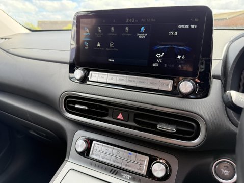 Hyundai KONA 39kWh Premium SUV 5dr Electric Auto (10.5kW Charger) (136 ps) 23
