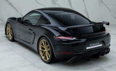 Porsche Cayman GT4 (718) 9