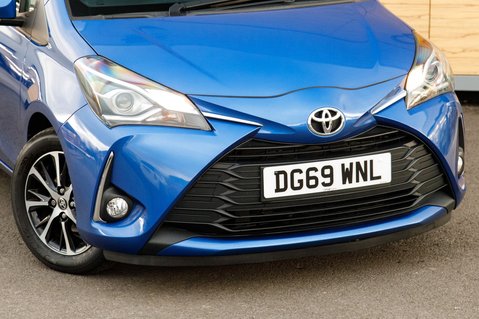 Toyota Yaris VVT-I ICON TECH 10