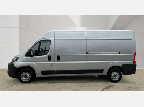 Peugeot Boxer 2.2 Boxer 35 Professional L3H2 5dr 4