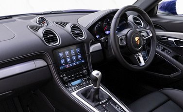 Porsche 718 Cayman GTS 4.0 11