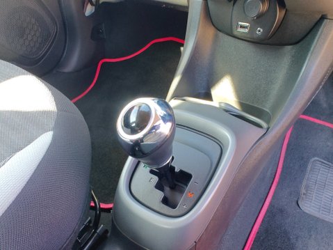 Toyota Aygo VVT-I X-PLAY X-SHIFT 29