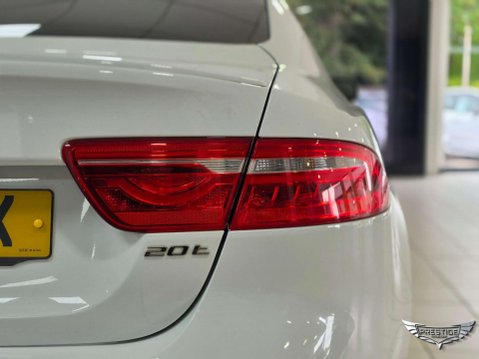 Jaguar XE 2.0i GPF R-Sport Auto Euro 6 (s/s) 4dr 9