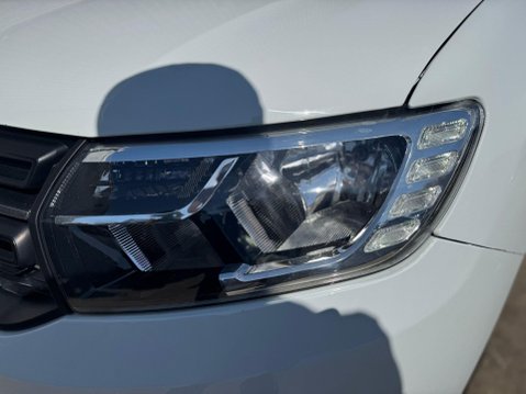 Dacia Sandero 1.0 SCe Ambiance Euro 6 5dr 33