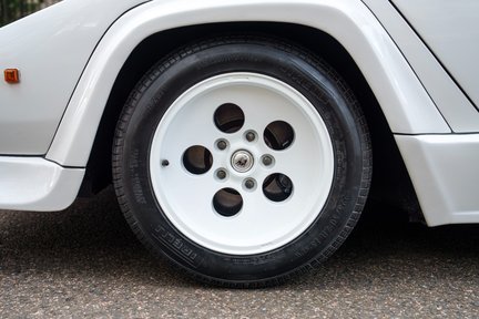 Lamborghini Countach 5000 QV 12