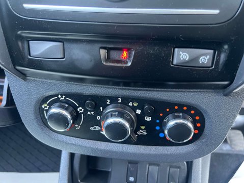 Dacia Duster 1.2 Duster Laureate TCe 4x2 5dr 27