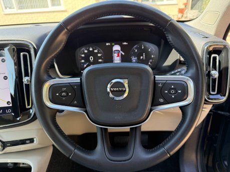 Volvo XC40 2.0 D4 Inscription Pro Auto AWD Euro 6 (s/s) 5dr 17