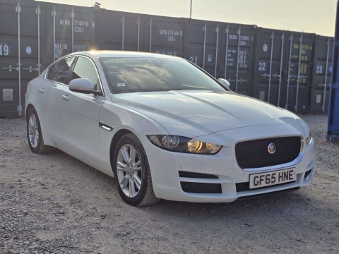 2015 Jaguar XE thumbnail 12