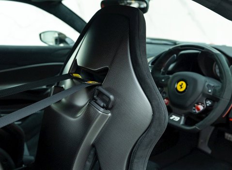 Ferrari 488 Pista Piloti 12