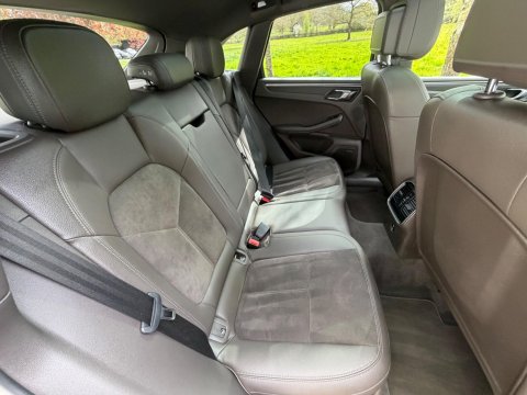 Porsche Macan PDK 52