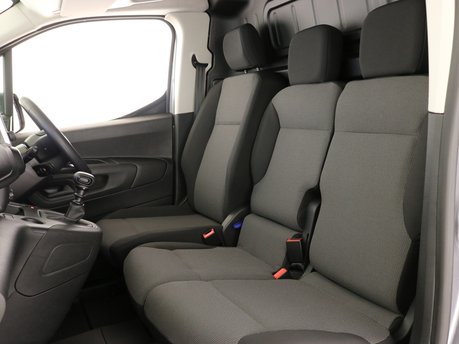 Citroen Berlingo XL 1.5 BlueHDi 950Kg Driver 100ps 8