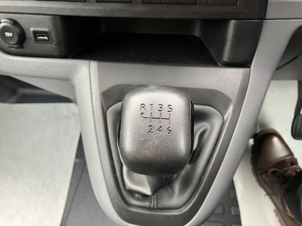 Vauxhall Vivaro VIVARO L2 DIESEL 2900 1.5d 100PS Dynamic H1 Van 16