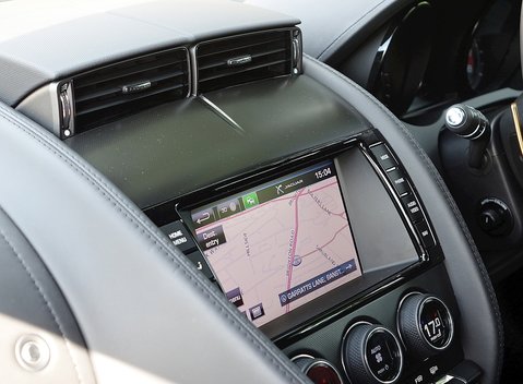 Jaguar F-Type V6 S Convertible 30