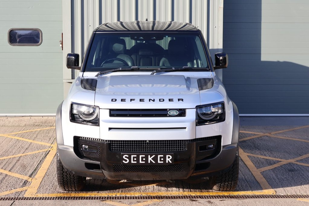 Land Rover Defender 110 HARD TOP SE MHEV with upgraded wheels £9500 REAR SEAT CONVERSION FITTED 2