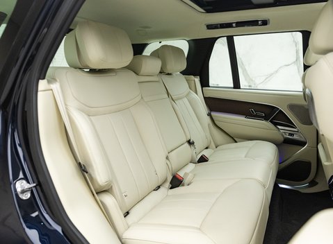 Land Rover Range Rover P550e AUTOBIOGRAPHY 26