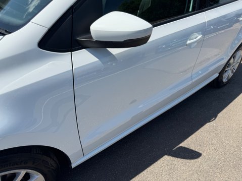 Volkswagen Polo SE TSI 9