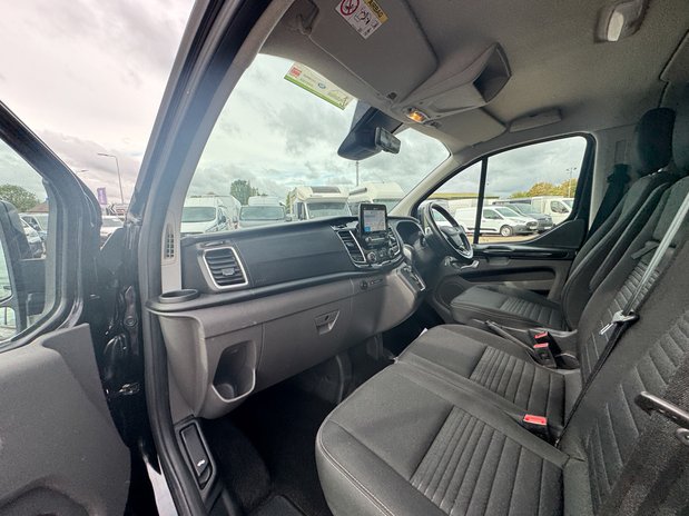 Ford Transit Custom Crew Cab [SOLD MT] AUTO SWB L1H1 Low Roof Limited 320 Air Con Alloys Sensor 14