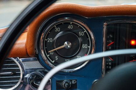 Mercedes-Benz SL Series 280 SL 16