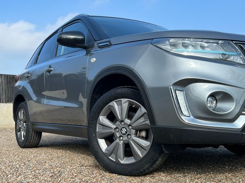 Suzuki Vitara SZ-T MHEV 14