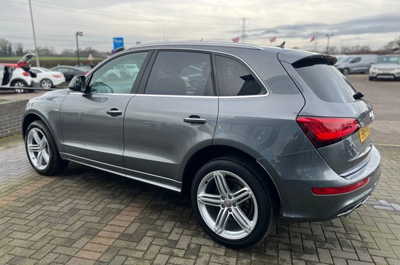 Audi Q5 2.0 TDI QUATTRO S LINE PLUS 14