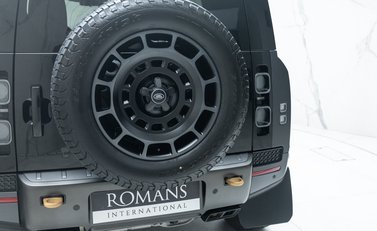 Land Rover Defender OCTA EDITION ONE 38