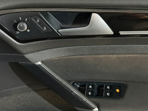 Volkswagen Golf GT TDI BLUEMOTION TECHNOLOGY 23