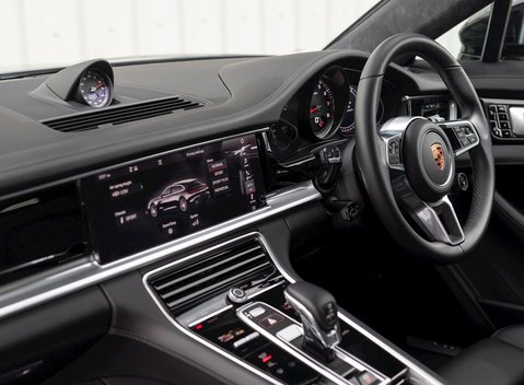 Porsche Panamera Turbo Sport Turismo 17